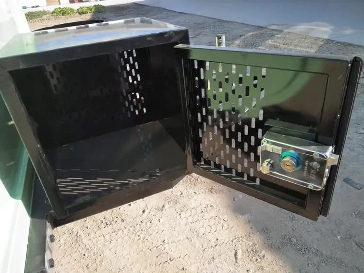 enclosed pizza trailer with generator cage