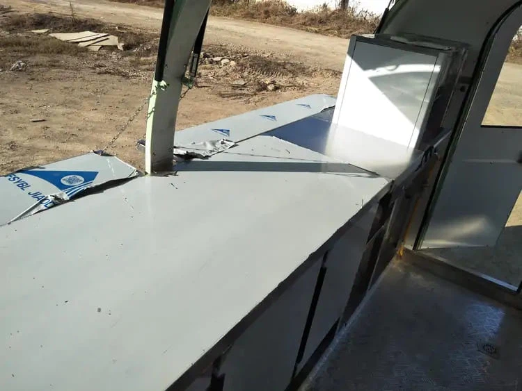enclosed pizza trailer with stainless steel table